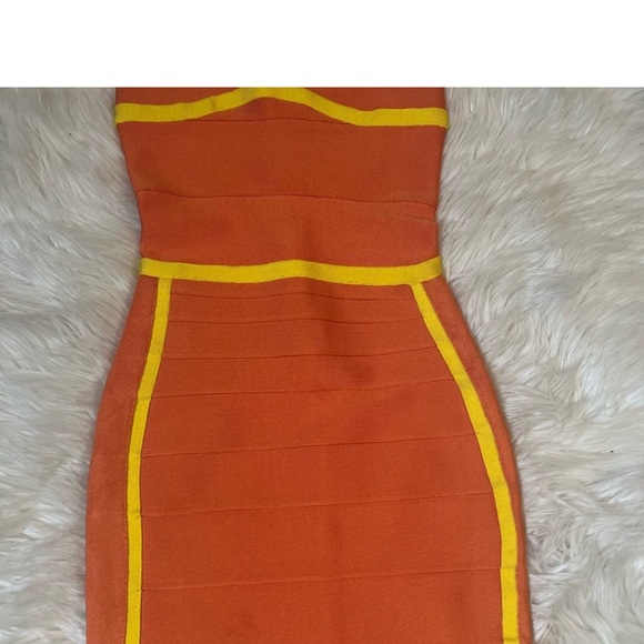 Beautiful body-con dress - Picture 2 of 5